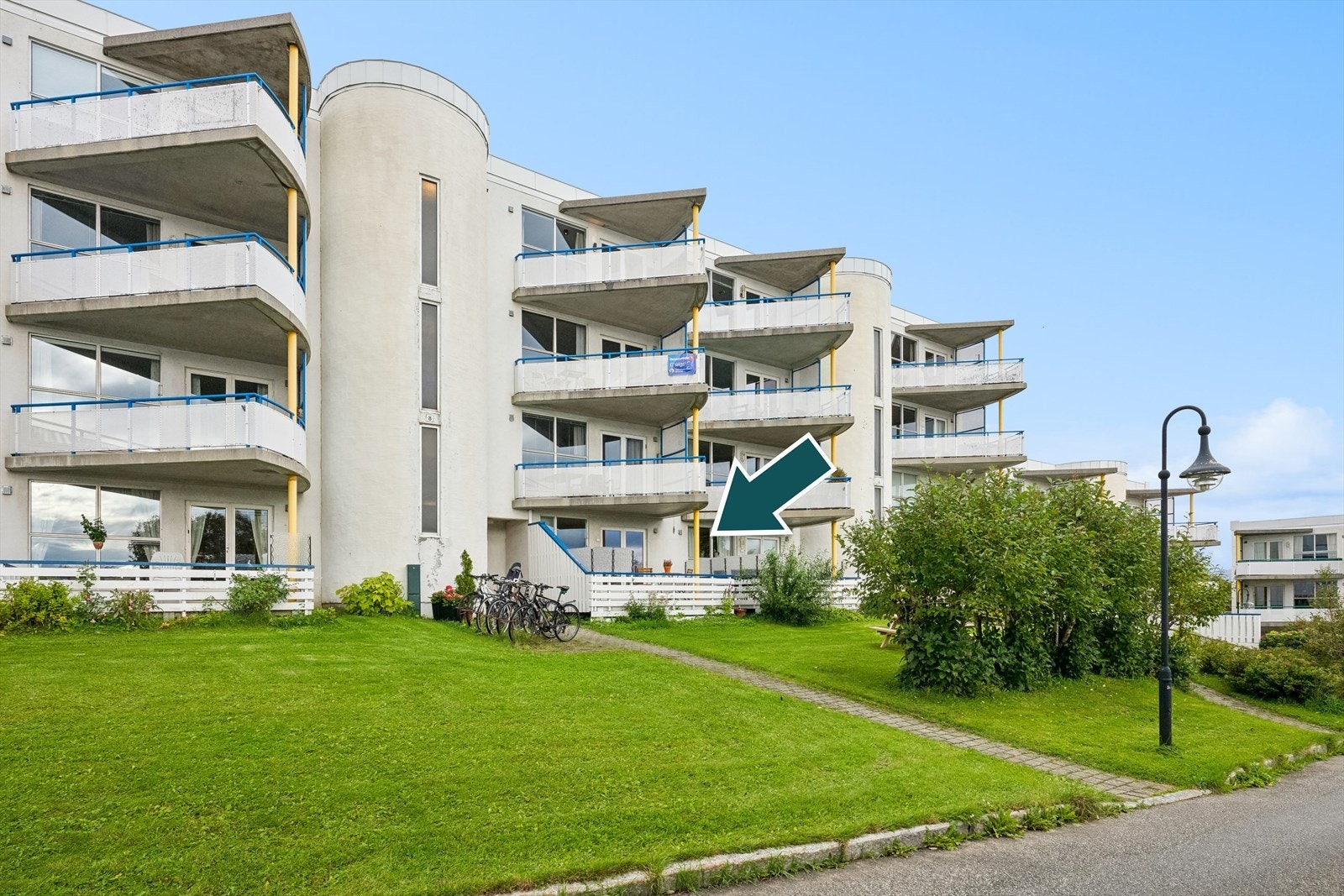 Boligen ligger i 1. etg. og har adkomst via felles inngangsparti Galleribilde