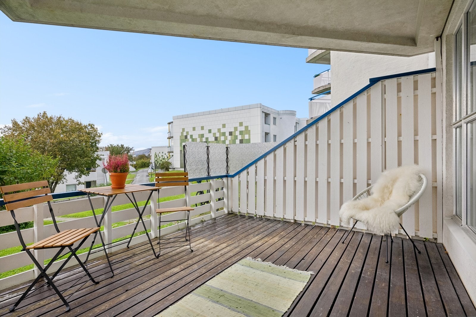 Terrassen er på ca. 16 m², og delvis overbygd Galleribilde