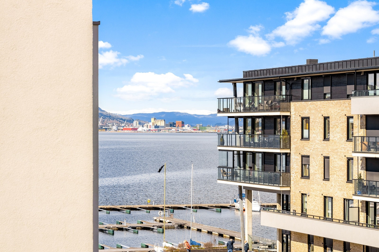 Utsikt fra balkong Galleribilde