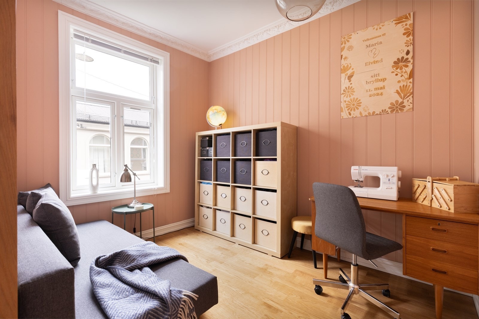 Dette rommet kan fint benyttes som et ekstra soverom, kontor eller som en forlengelse av stuen. Galleribilde