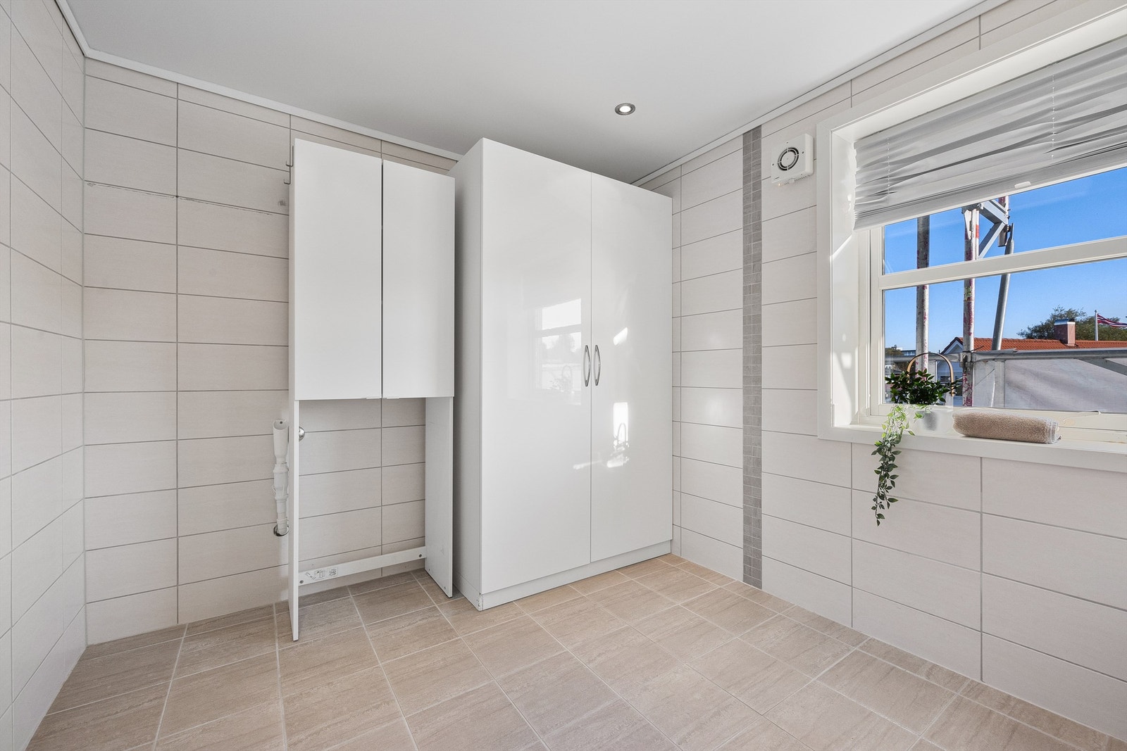 Bad med opplegg for vaskemaskin Galleribilde