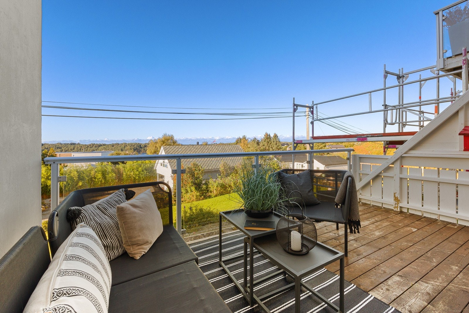 Balkong med gode solforhold Galleribilde