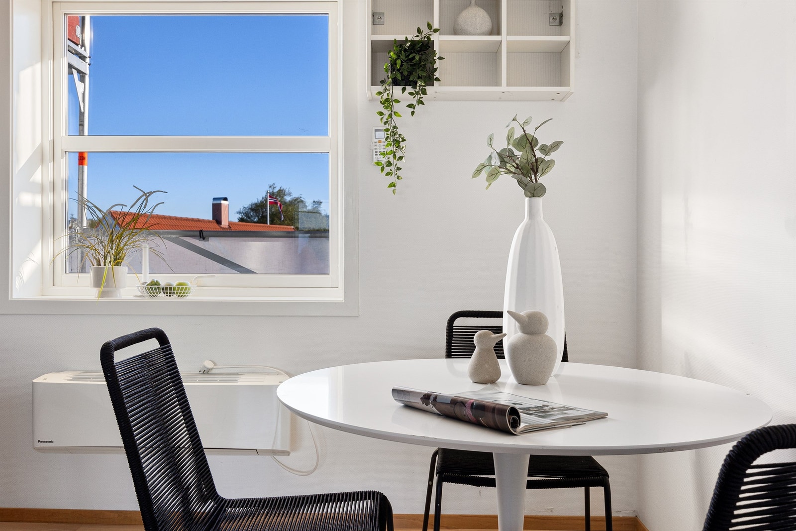 Kjøkkenbord for de raske måltidene Galleribilde