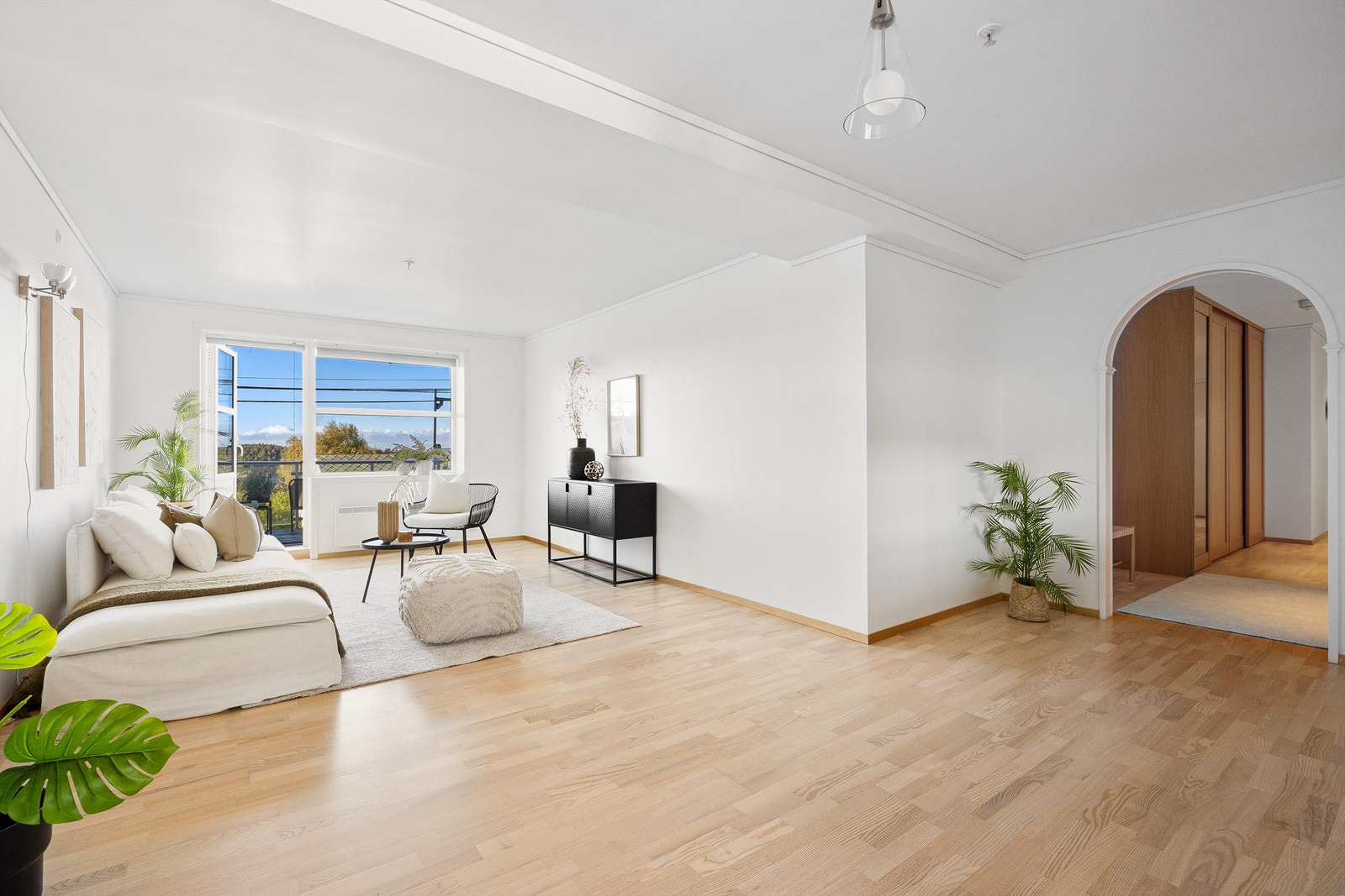 Leiligheten har en romslig stue Galleribilde