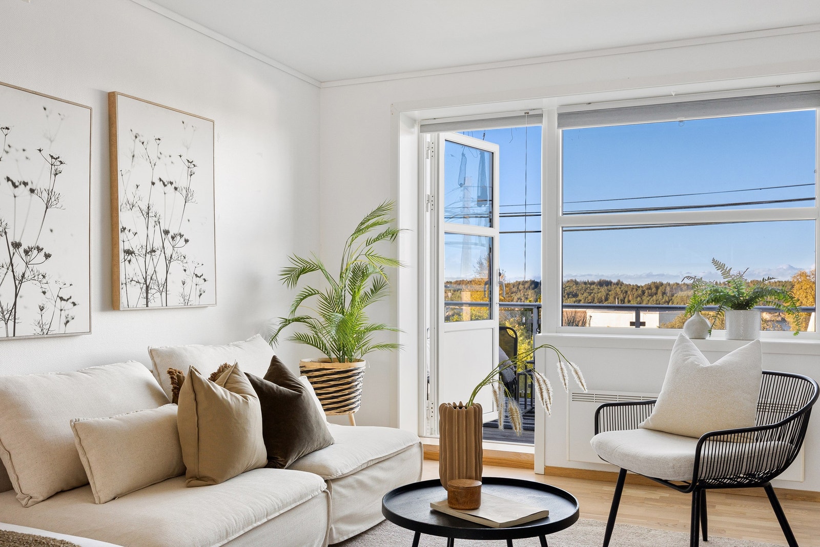 Lys og trivelig stue Galleribilde