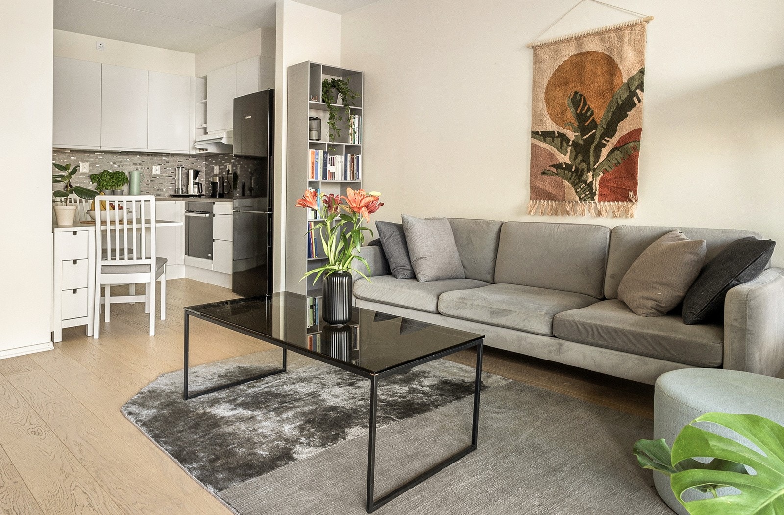 Denne leiligheten er perfekt for deg som ønsker en moderne bolig med høy standard fra 2019. Galleribilde