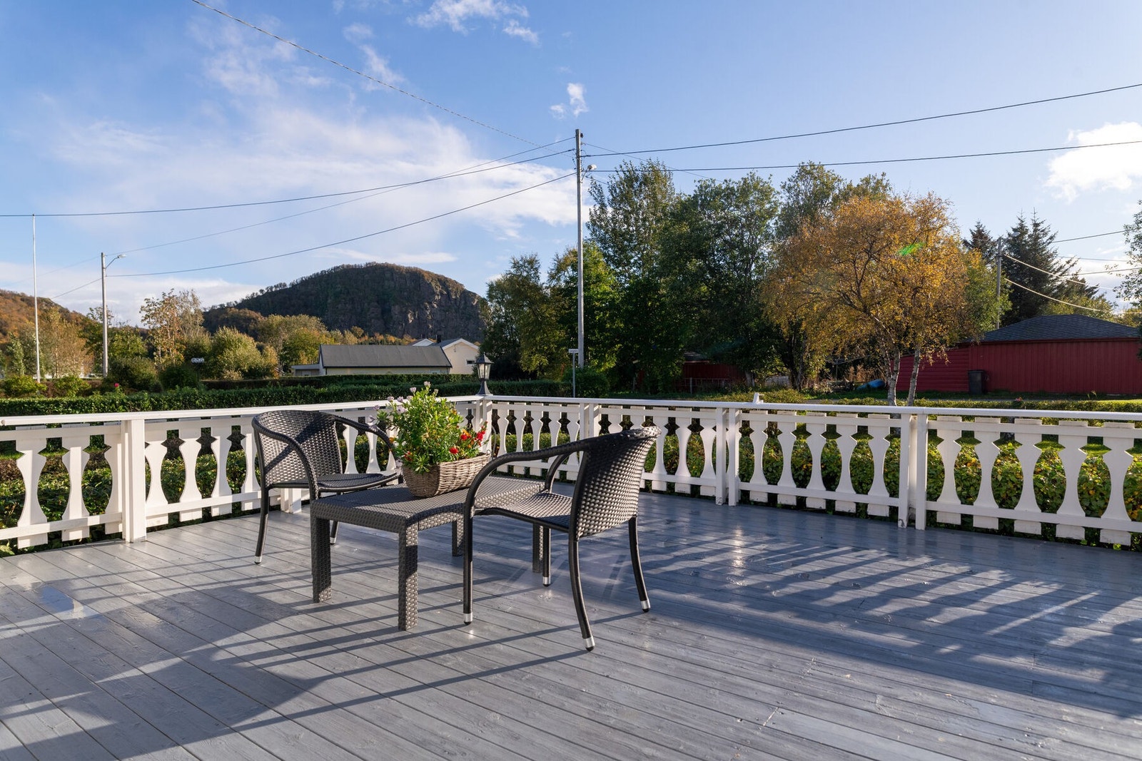 Terrassen er romslig, og har gode solforhold. Galleribilde