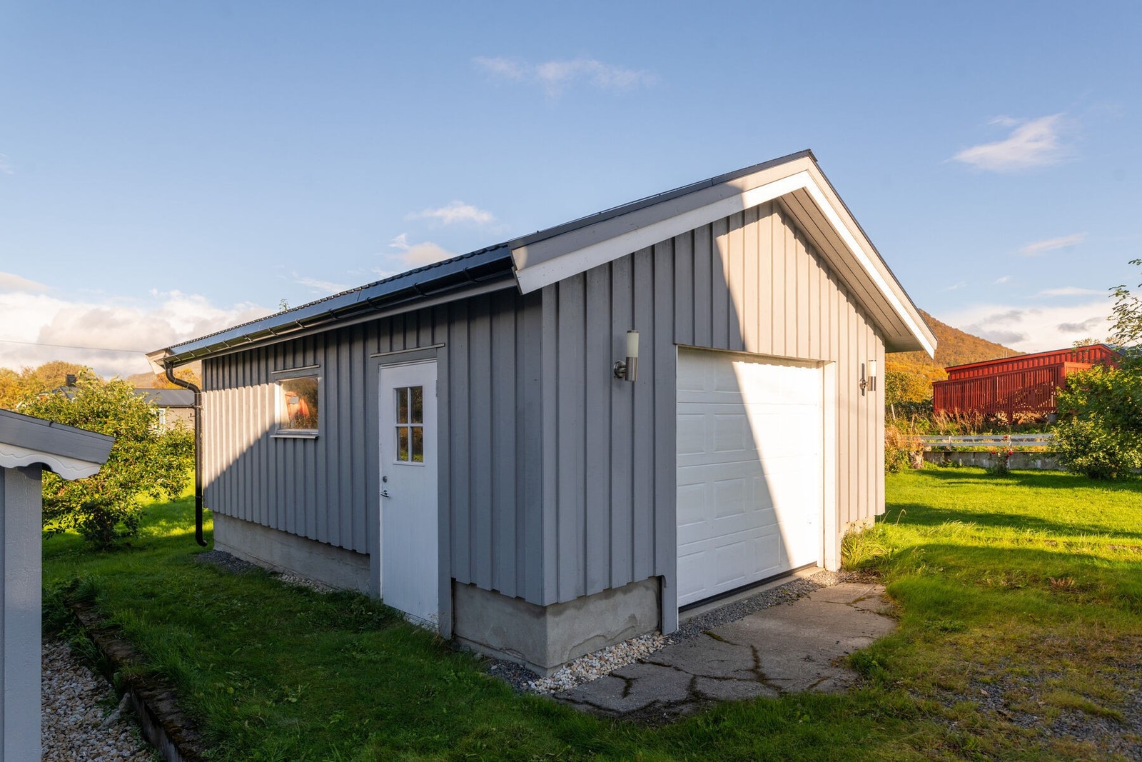 Frittstående garasje fra 2011. Galleribilde