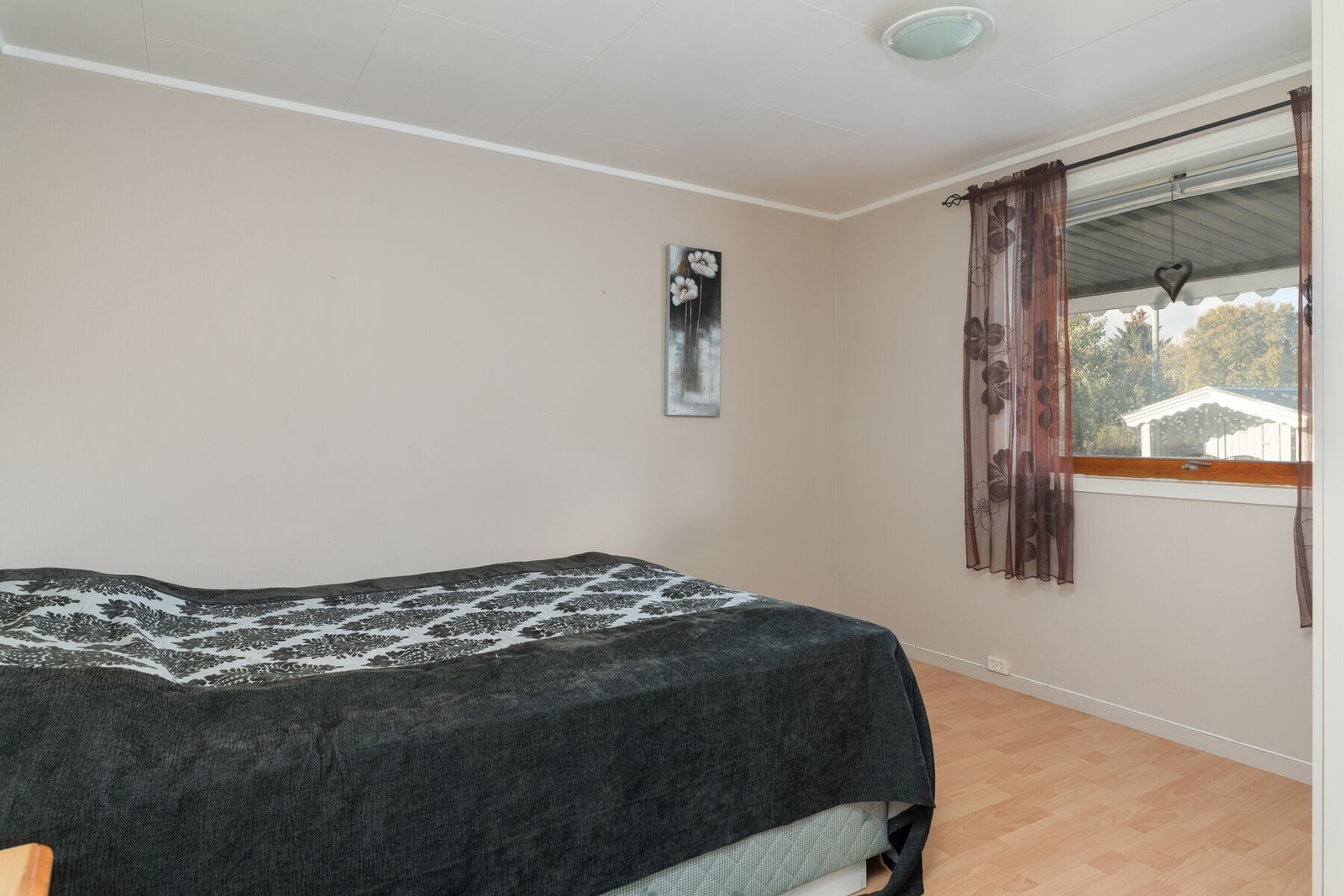 Soverom 1 har adkomst fra gangen. Galleribilde