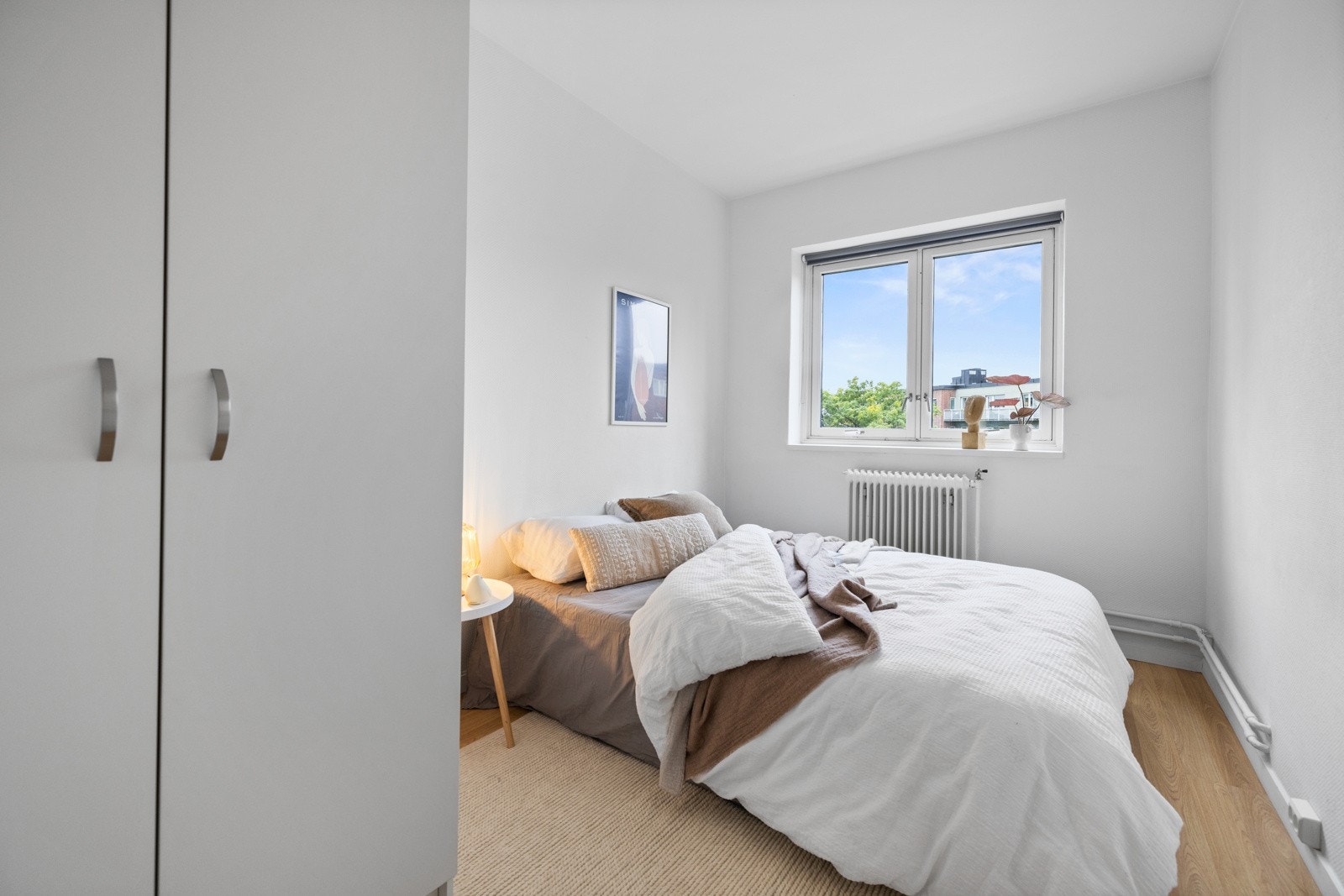 Soverommet har en svært god størrelse hvor du har plass til stor dobbeltseng. Galleribilde