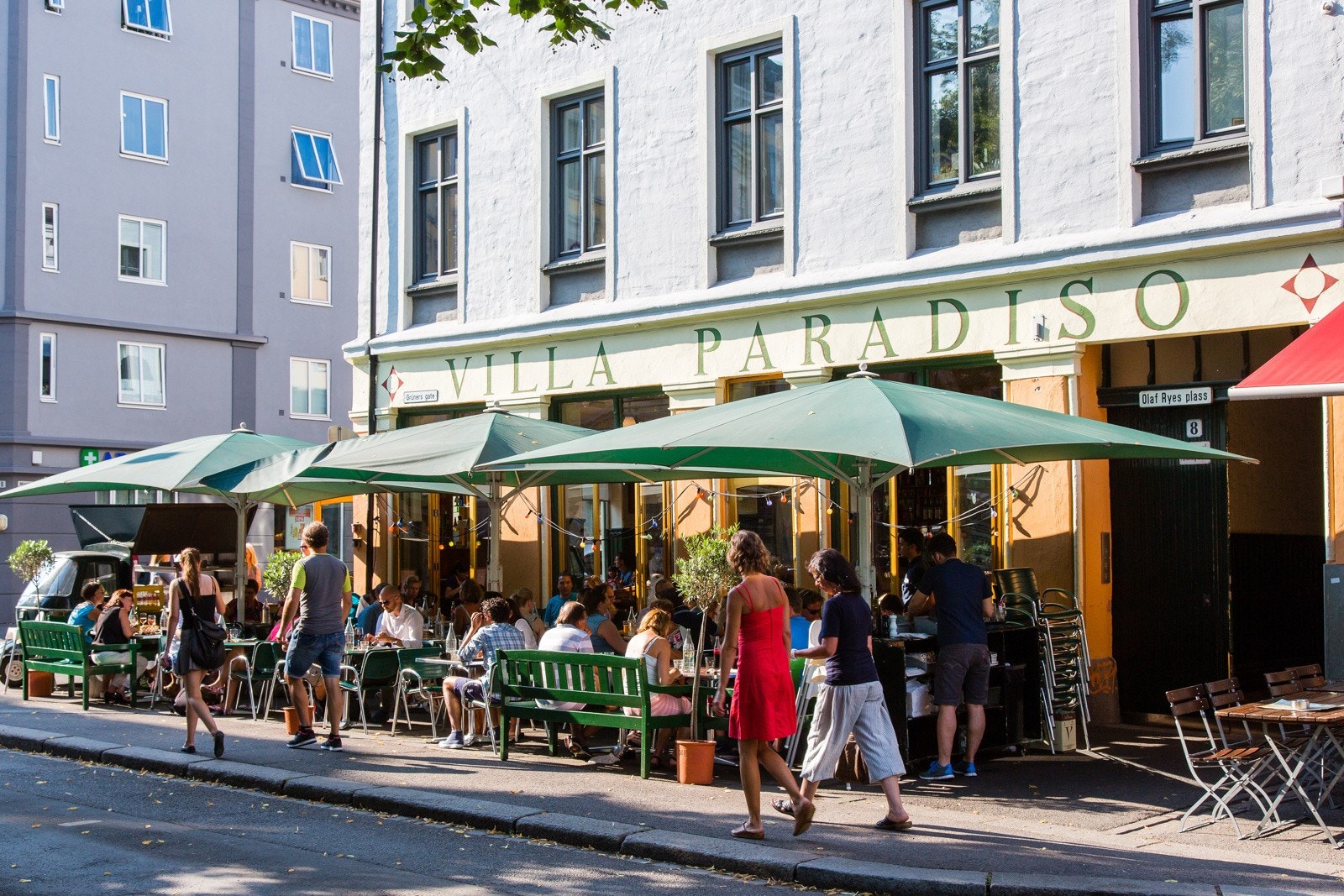 På Grünerløkka finner du en rekke hyggelige serveringssteder, både innendørs og utendørs. Galleribilde