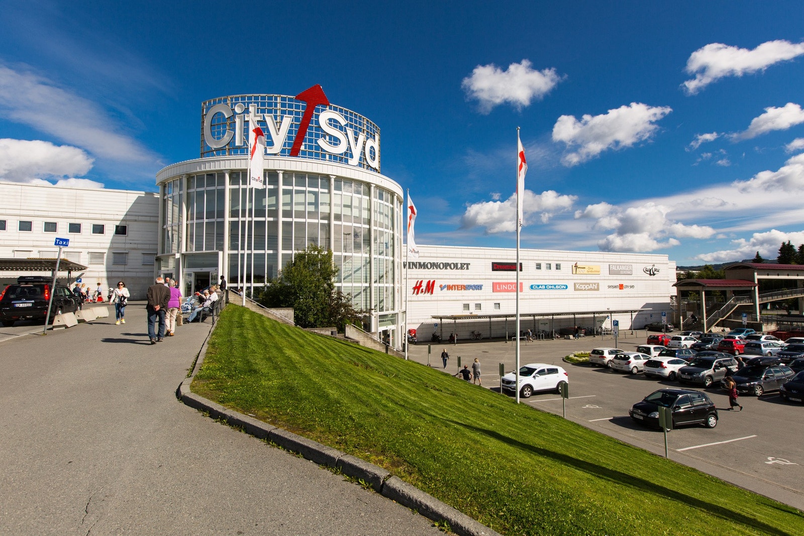 Kort vei til City Syd med mange spisesteder og shoppingmuligheter. Galleribilde