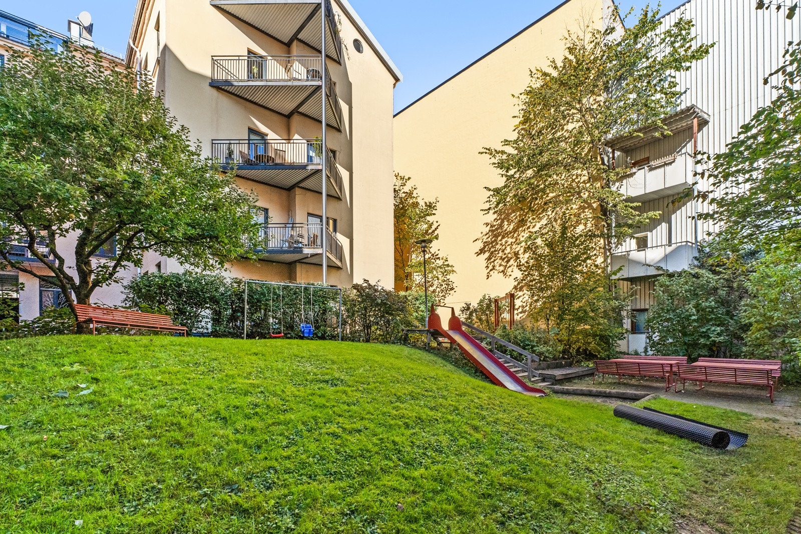 Frodig og pent opparbeidede fellesarealer. Galleribilde