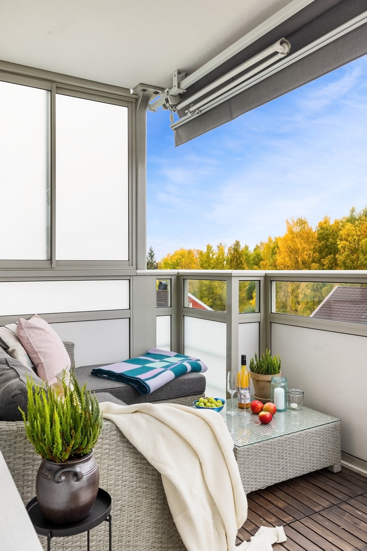 Sidevegger på balkongen kan åpnes om ønskelig Galleribilde