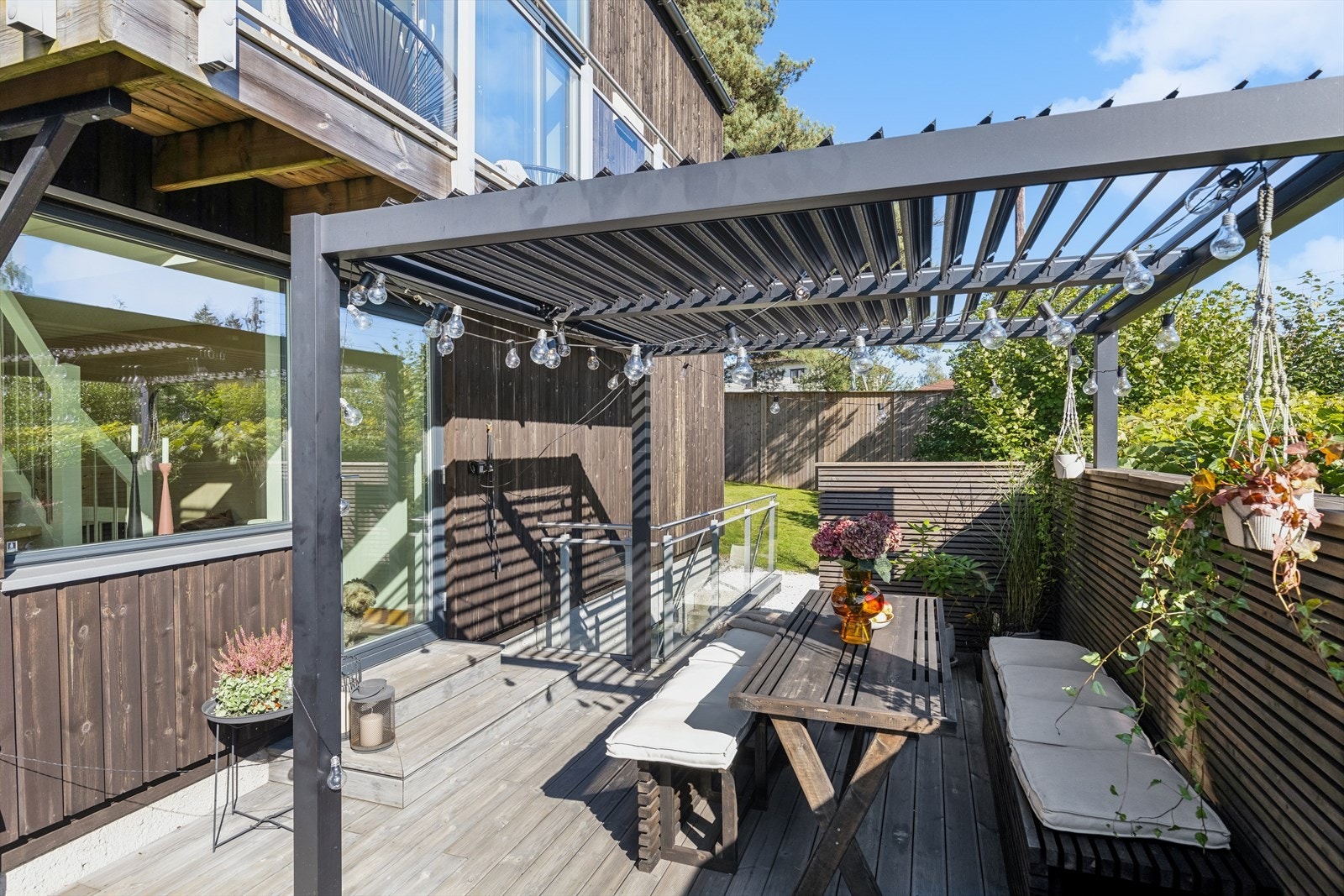 Uteterrassen er på 24 kvm. Galleribilde