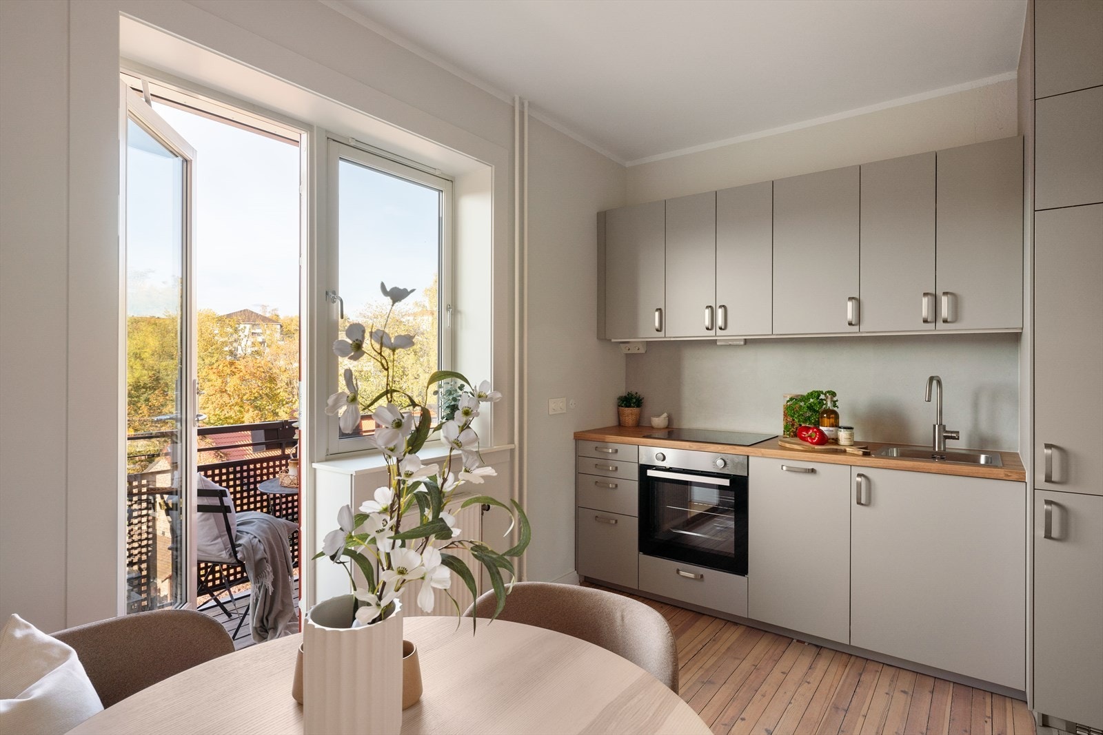 Lys og attraktiv 2-roms toppleilighet med supersentral beliggenhet på Torshov i Sagene bydel Galleribilde