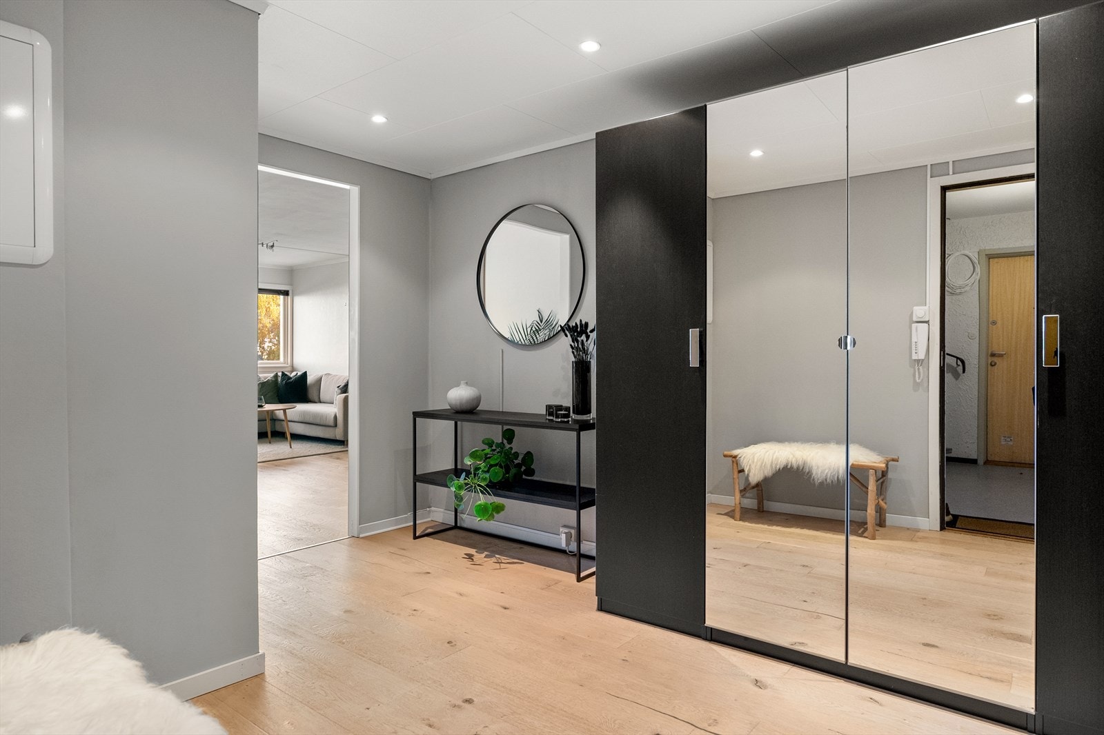 - Innbydende entré på 9,5 m² - Galleribilde
