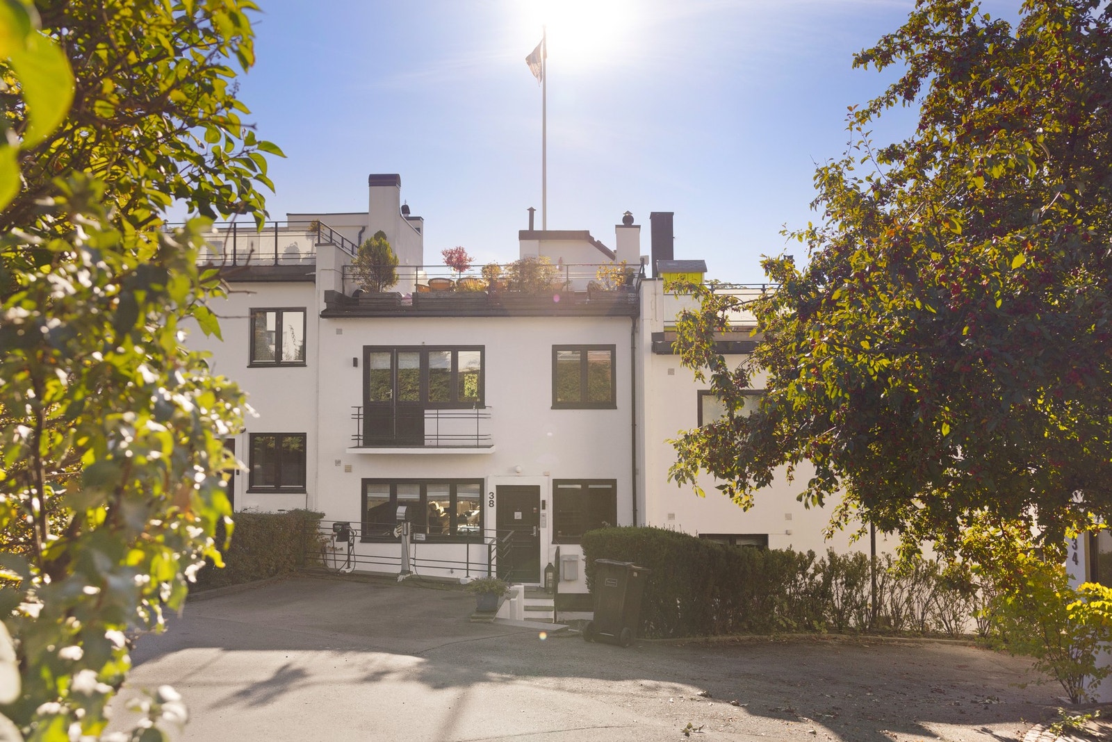 Representativ bebyggelse i privat og avskjermet område på toppen av Frogner/Heia Galleribilde