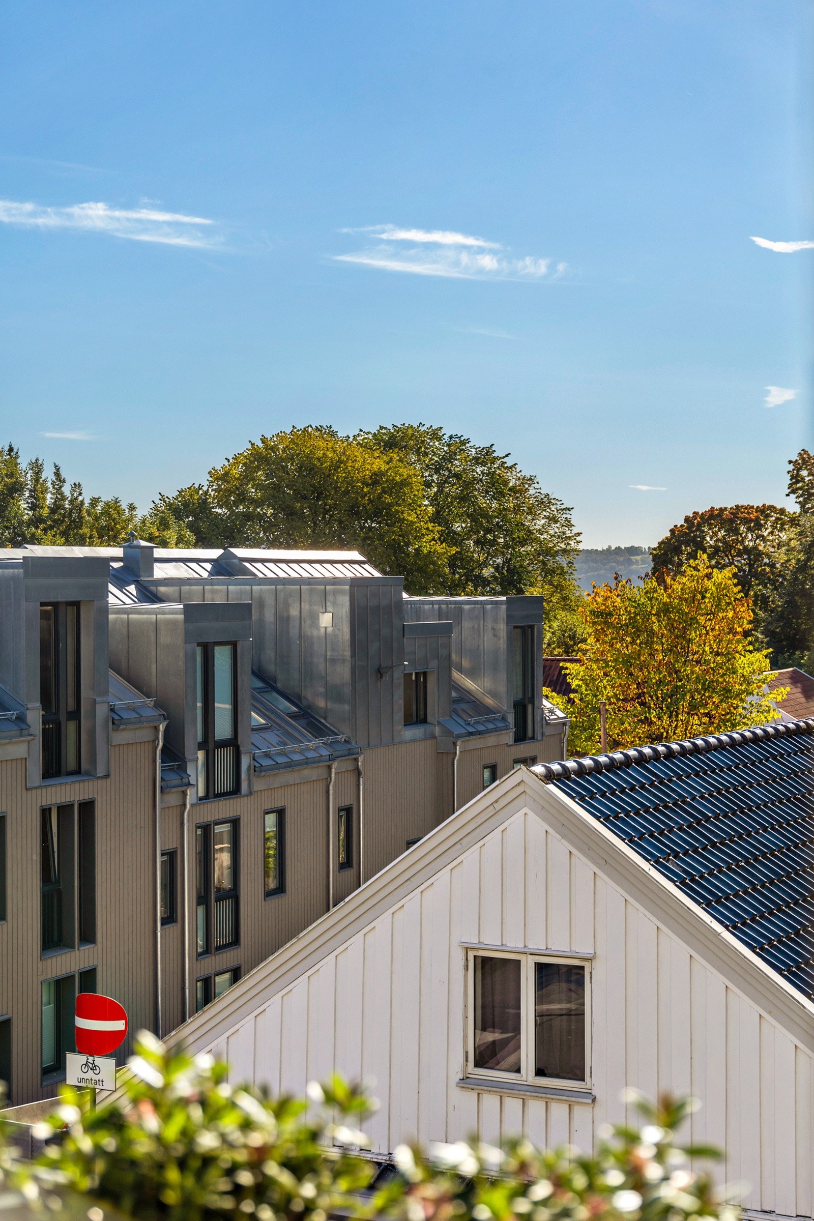 Hyggelig og grønt utsyn fra balkongen Galleribilde