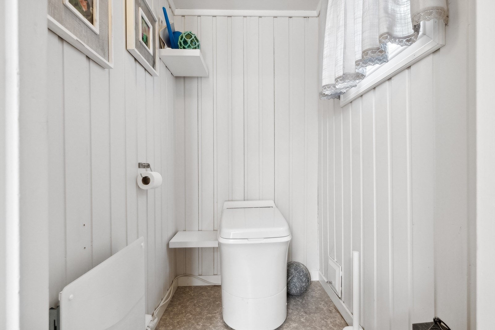 Cinderella forbrenningstoalett som gjør avfallet om til aske Galleribilde