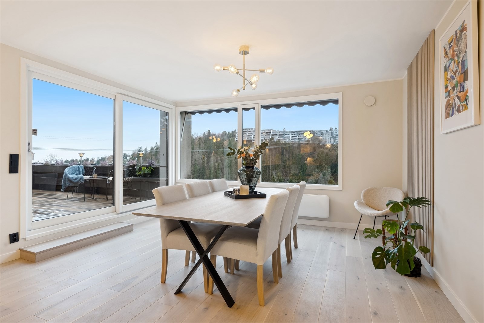 Spisestue med flott utsikt Galleribilde