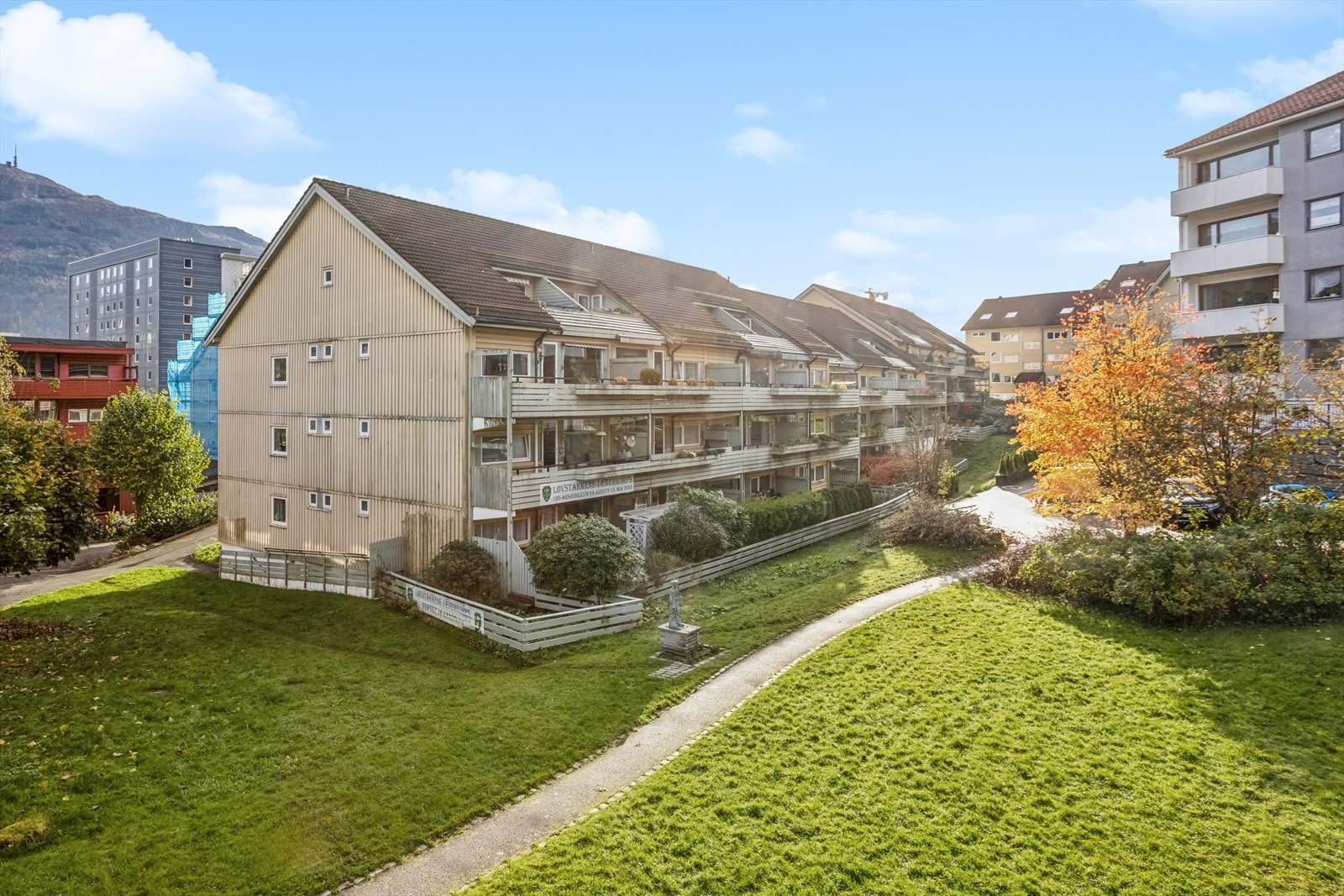 Fasade - borettslaget har vedtatt rehabilitering av blant annet fasaden - les mer informasjon i salgsoppgaven Galleribilde