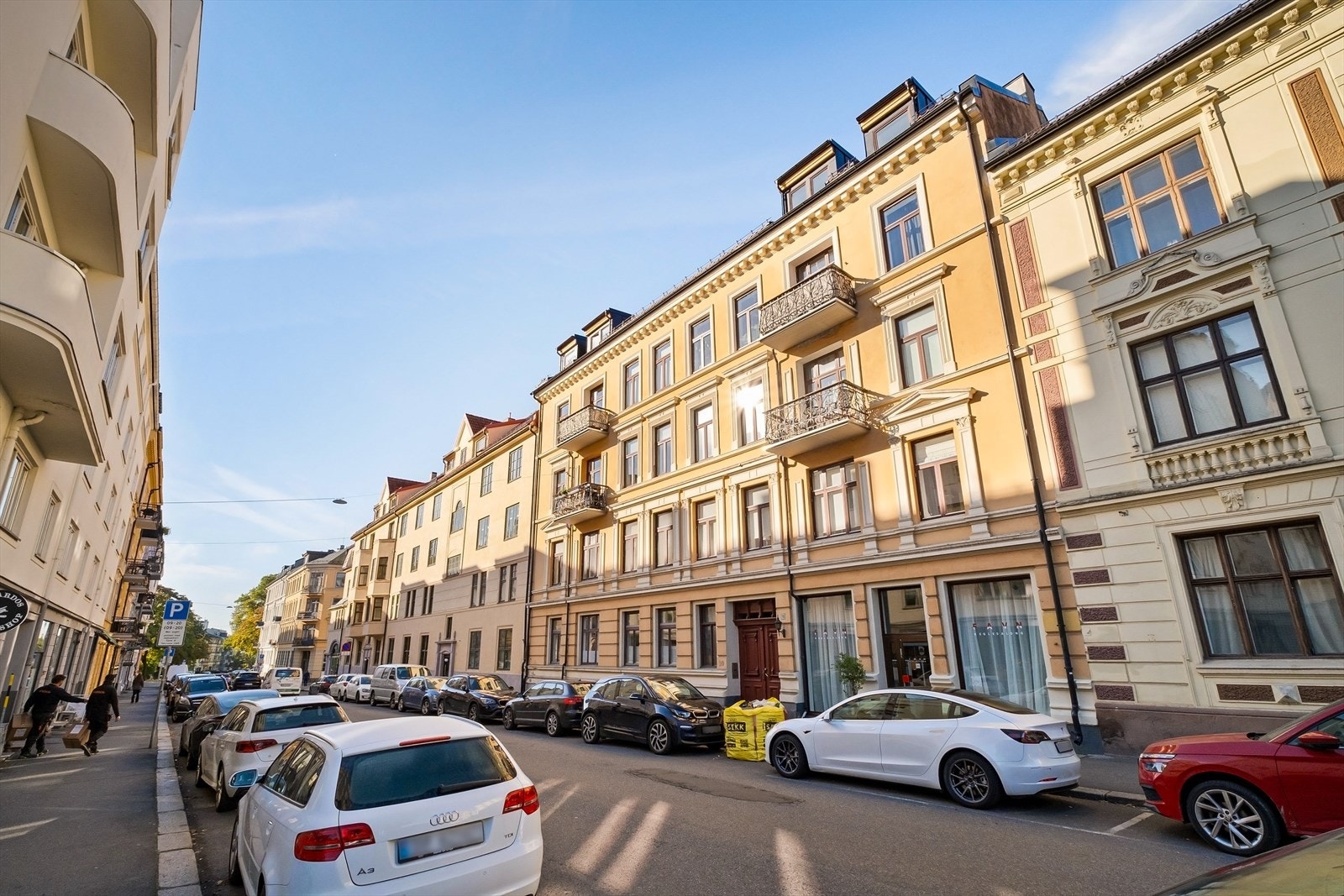 Leiligheten ligger i et populært boligområde på Majorstuen med kort vei til alt av fasiliteter. Galleribilde