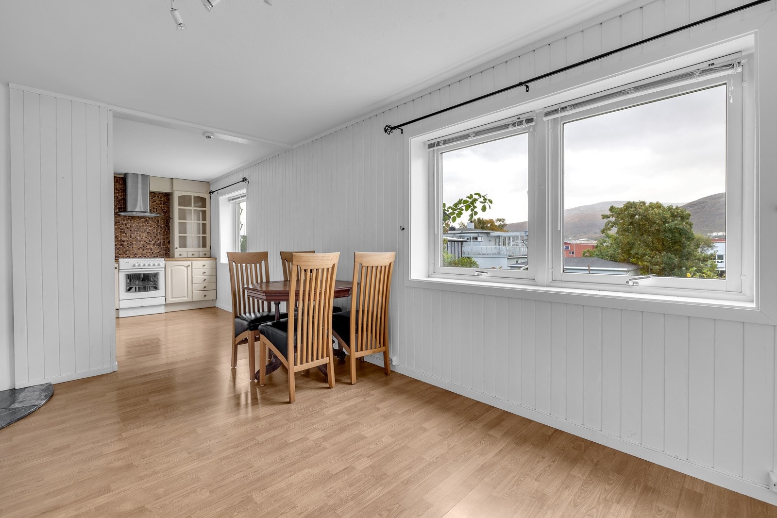 Stue og kjøkken er på ca. 21m2 Galleribilde