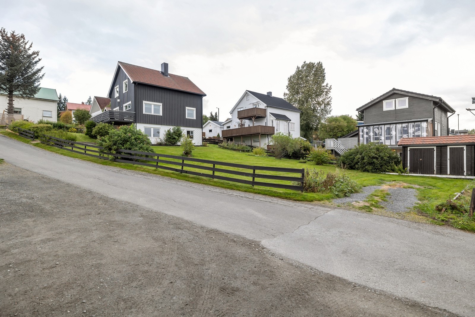 Terjevikvegen 5 er en fin enebolig plassert på en stor tomt på Borgtun midt på Tromsøya Galleribilde