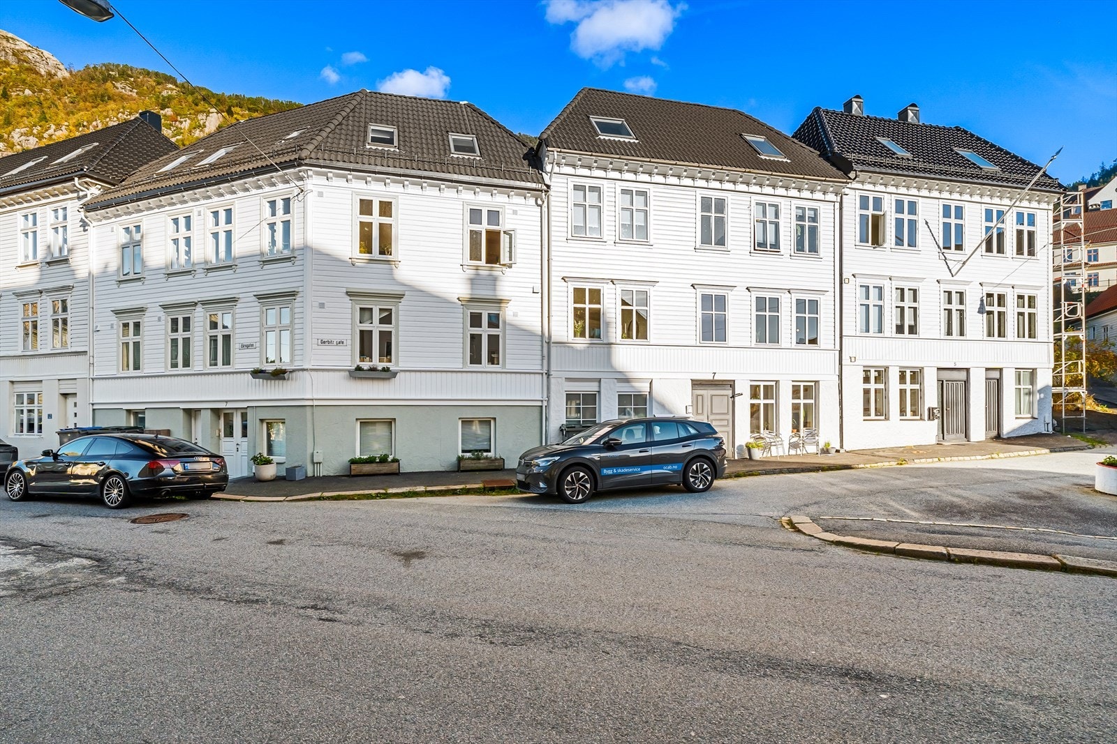 Gørbitz` Gate ligger inn en sidegate fra Nye Sandviksveien og er tilbaketrukket fra støy. Galleribilde