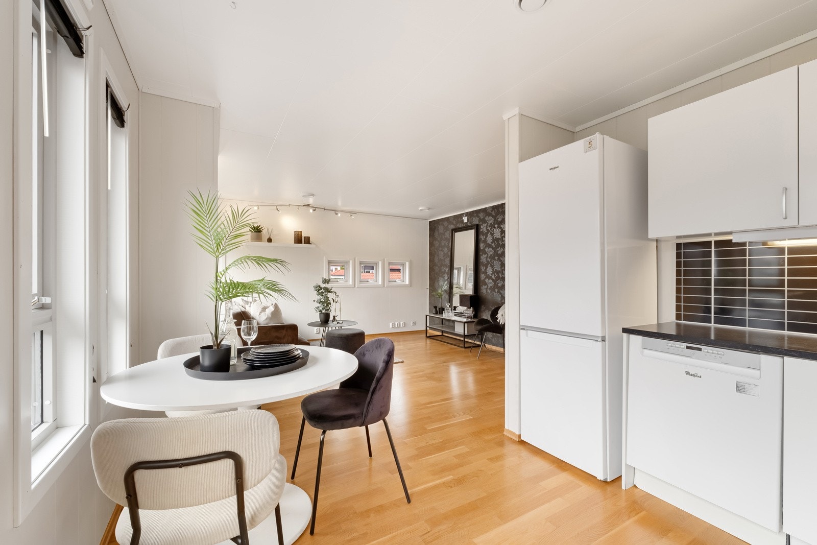 Lys, luftig og åpen planløsning. Galleribilde