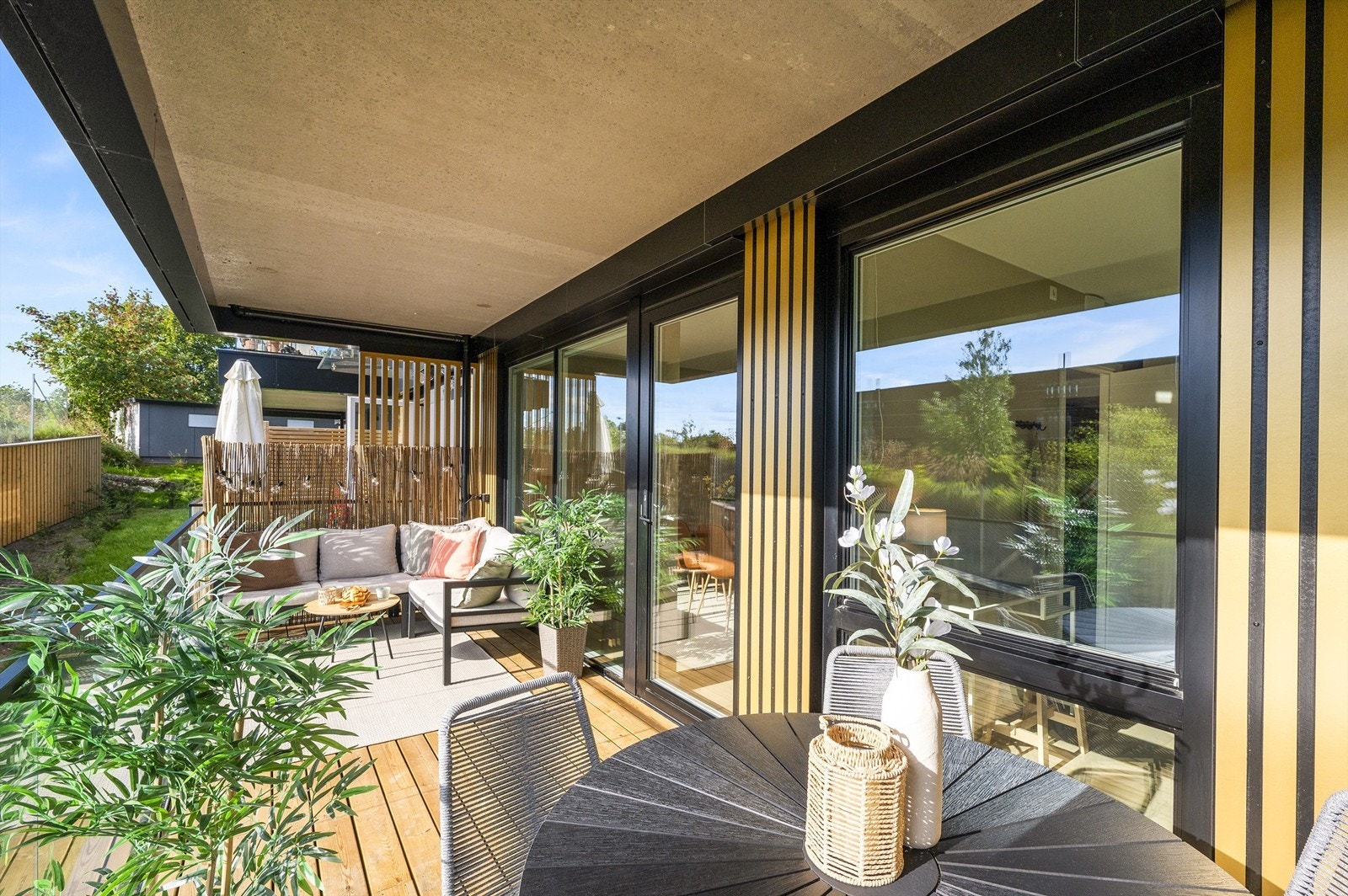 Her skinner solen fra ca. 13:00 til 21:30 sommerstid Galleribilde