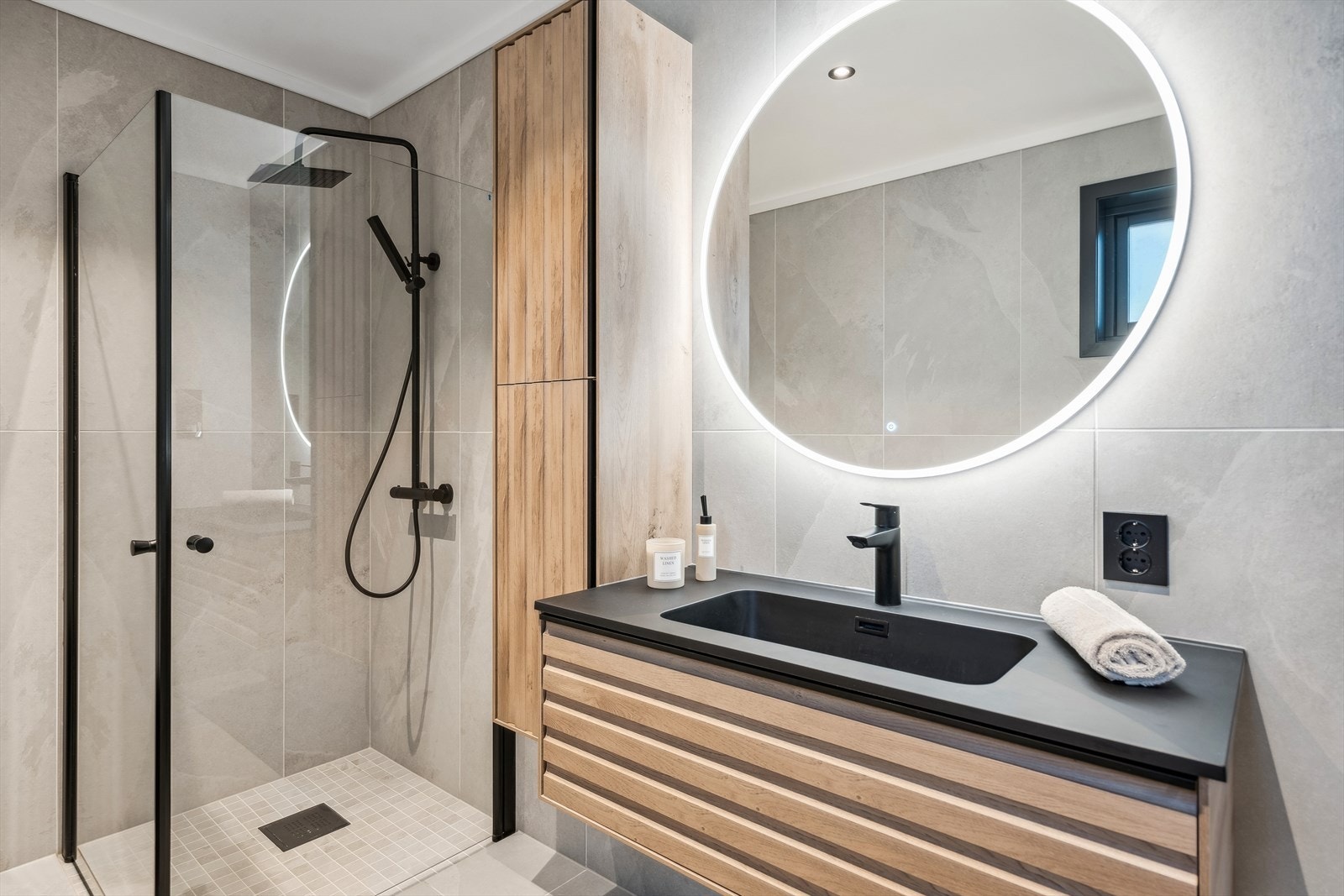 BadFlott flislagt bad i 2.etg. Galleribilde