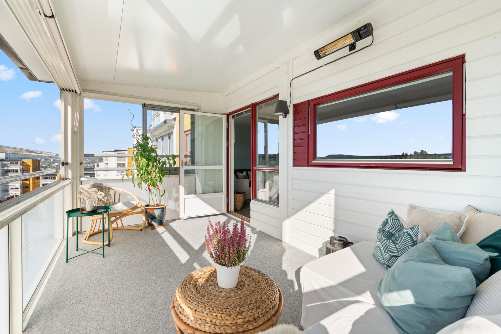 Fra stuen har man utgang til en herlig balkong Galleribilde