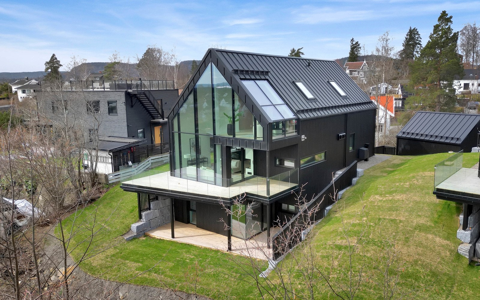 Velkommen til Bjerkelundsveien 96C-D presentert av eiendomsmegler Edvard Chapsang ved Eie eiendomsmegling avdeling Sandvika Galleribilde