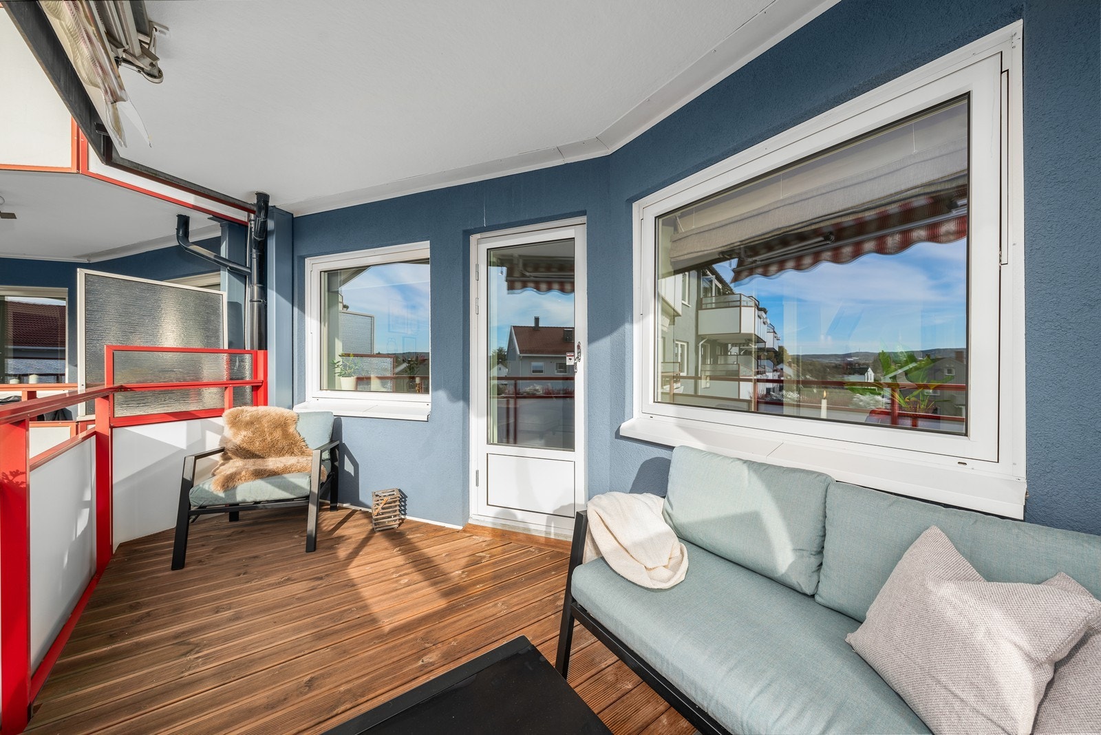 Fra stuen er det utgang til en flott, vestvendt balkong på 9 kvm. Galleribilde