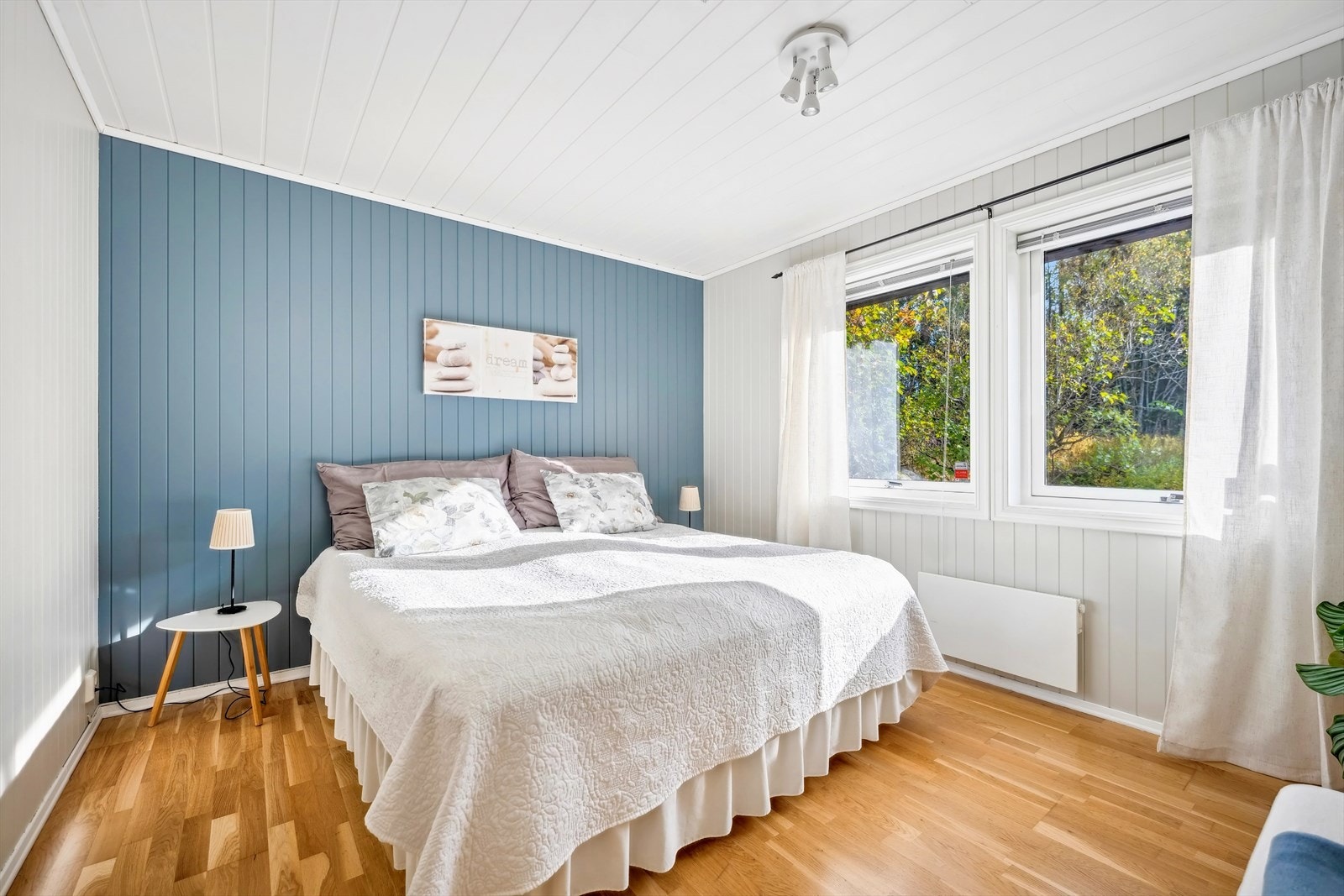 Soverom 2 er også av god størrelse, med fin plass til å innrede som barnerom/gjesterom. Galleribilde