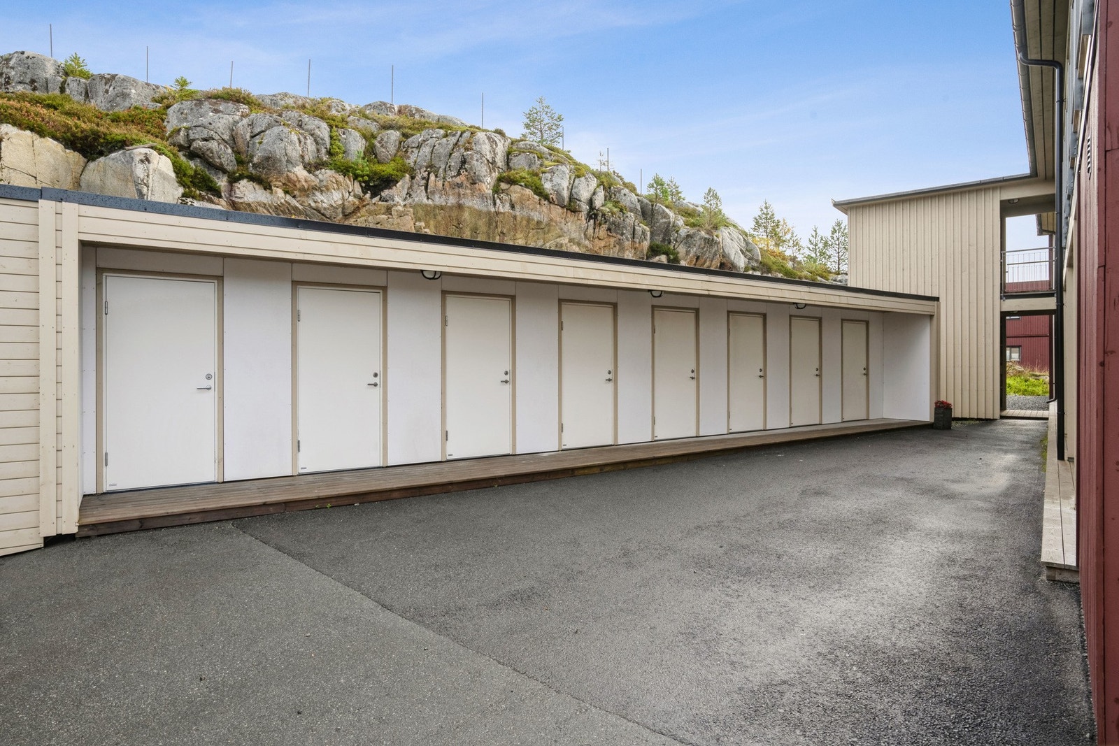 Leiligheten disponerer bod. Denne befinner seg på baksiden av bygget Galleribilde