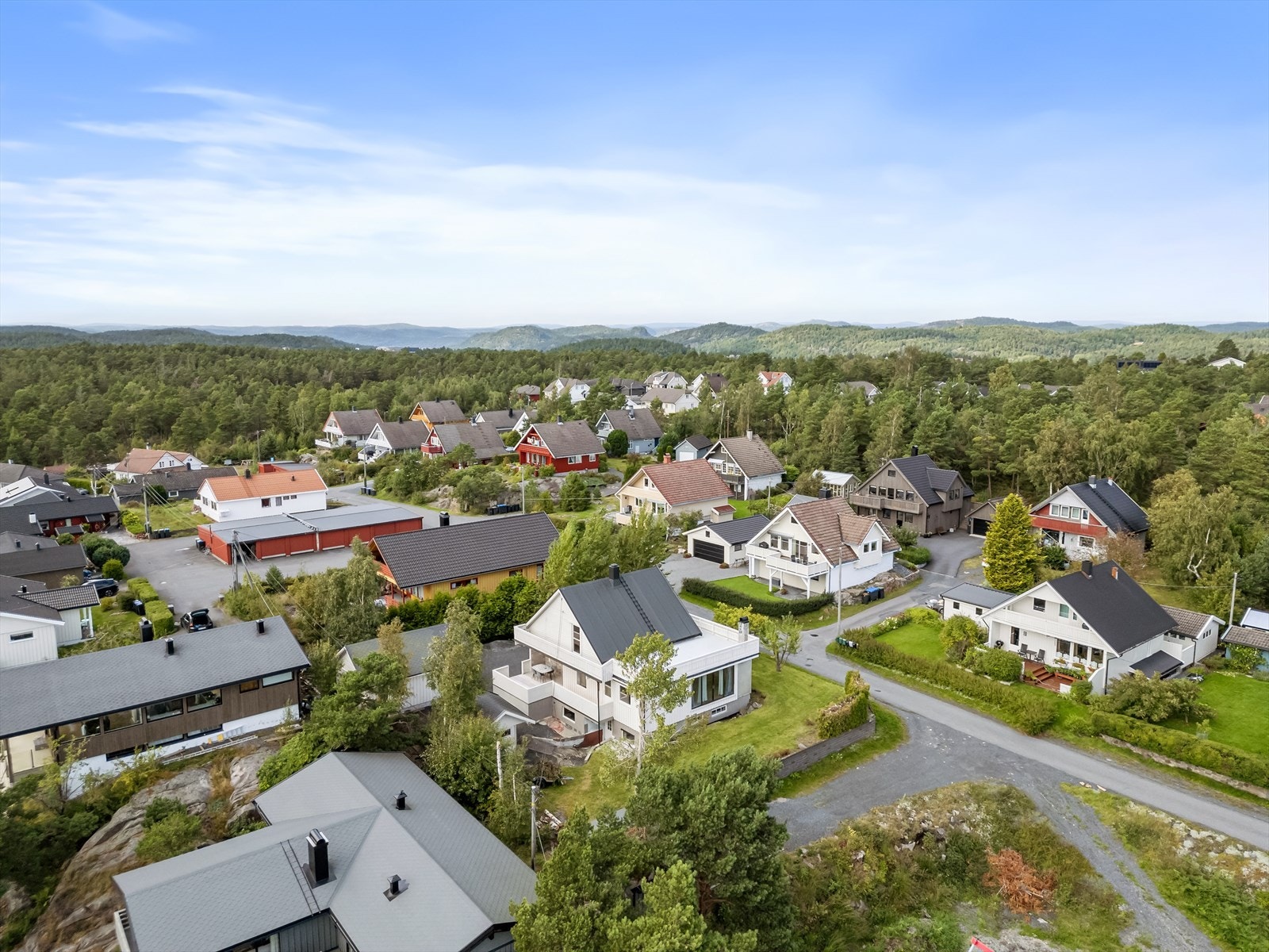 Dronebilde over eiendommen Galleribilde