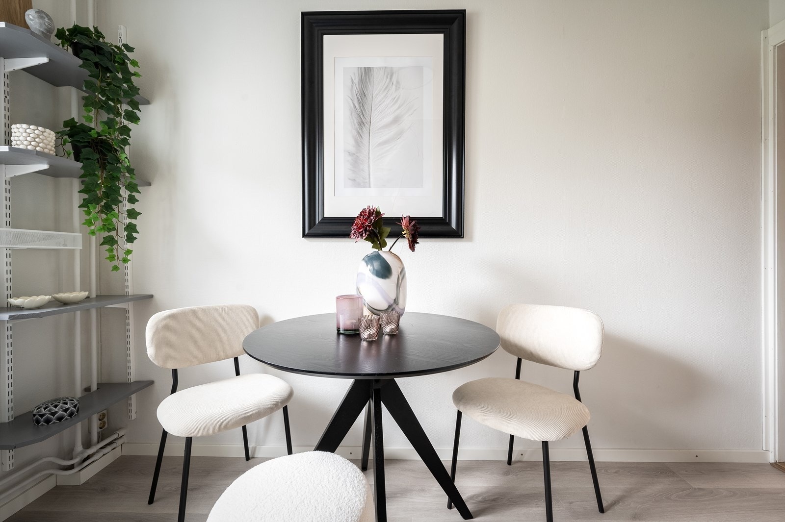 God plass til spisebord i tilknytning til kjøkkenet. Galleribilde