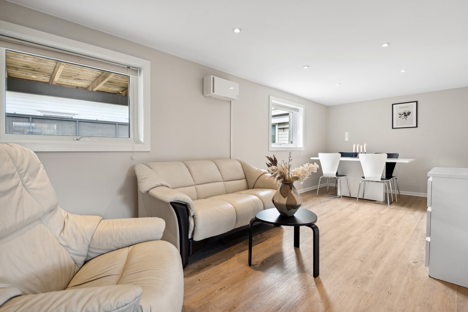 Stor og lys stue Galleribilde