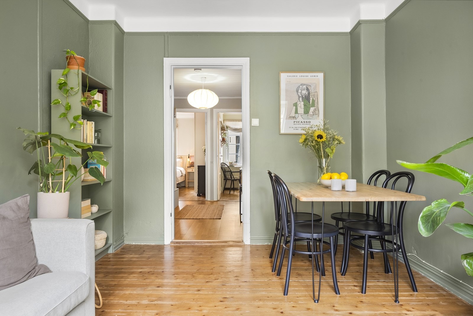 God plass til å invitere på en hyggelig middag rundt spisebordet! Galleribilde