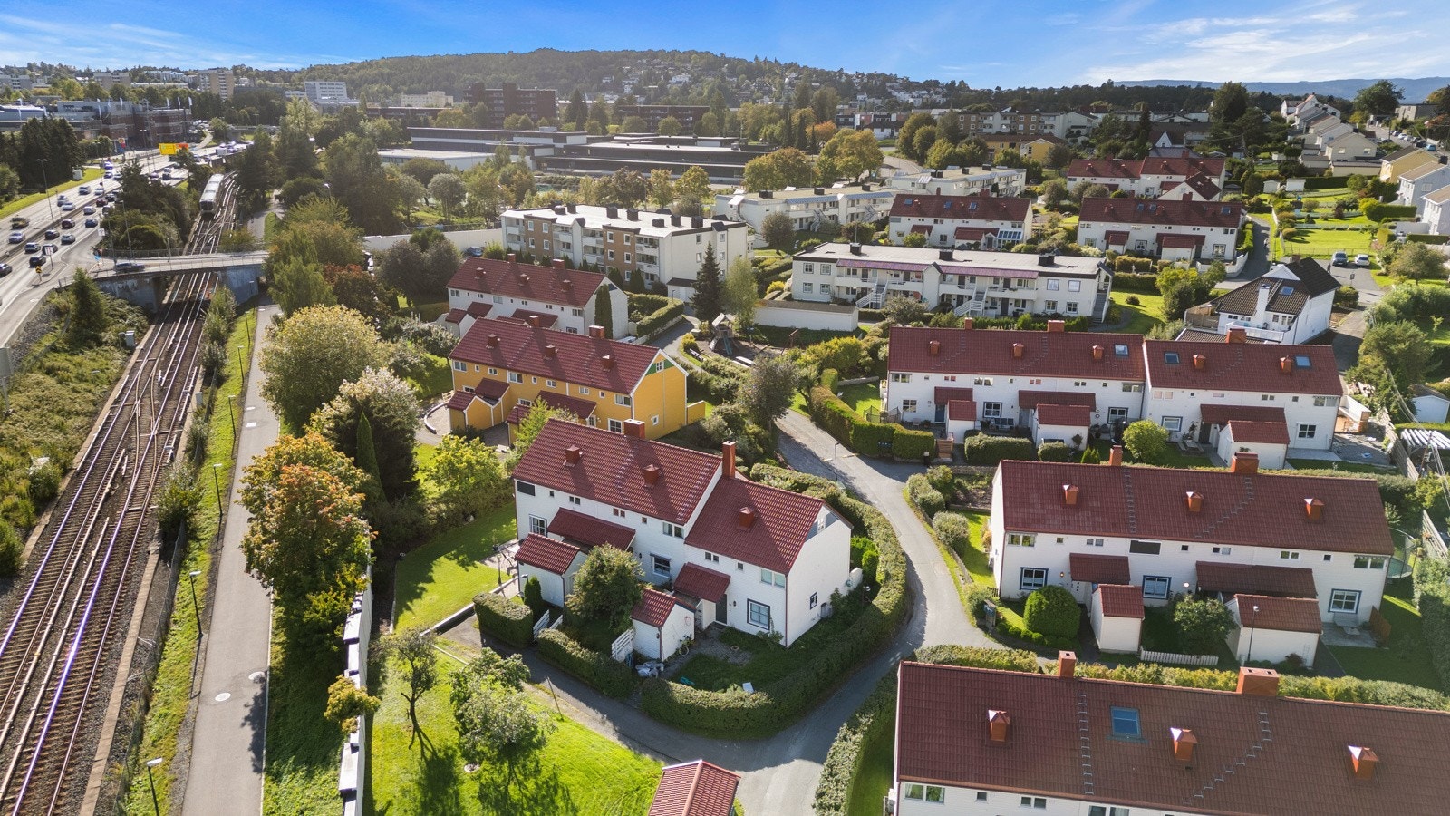 Rekkehuset ligger i et meget barnevennlig område, med utpreget gode oppvekstvilkår. Galleribilde