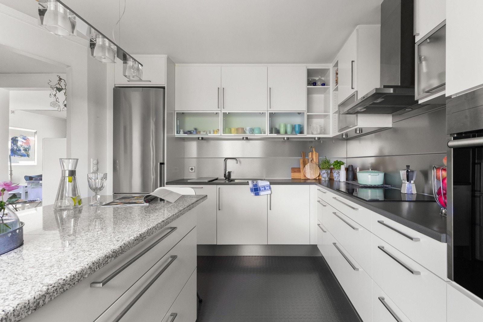 Kjøkkenet holder fortsatt moderne standard. Galleribilde