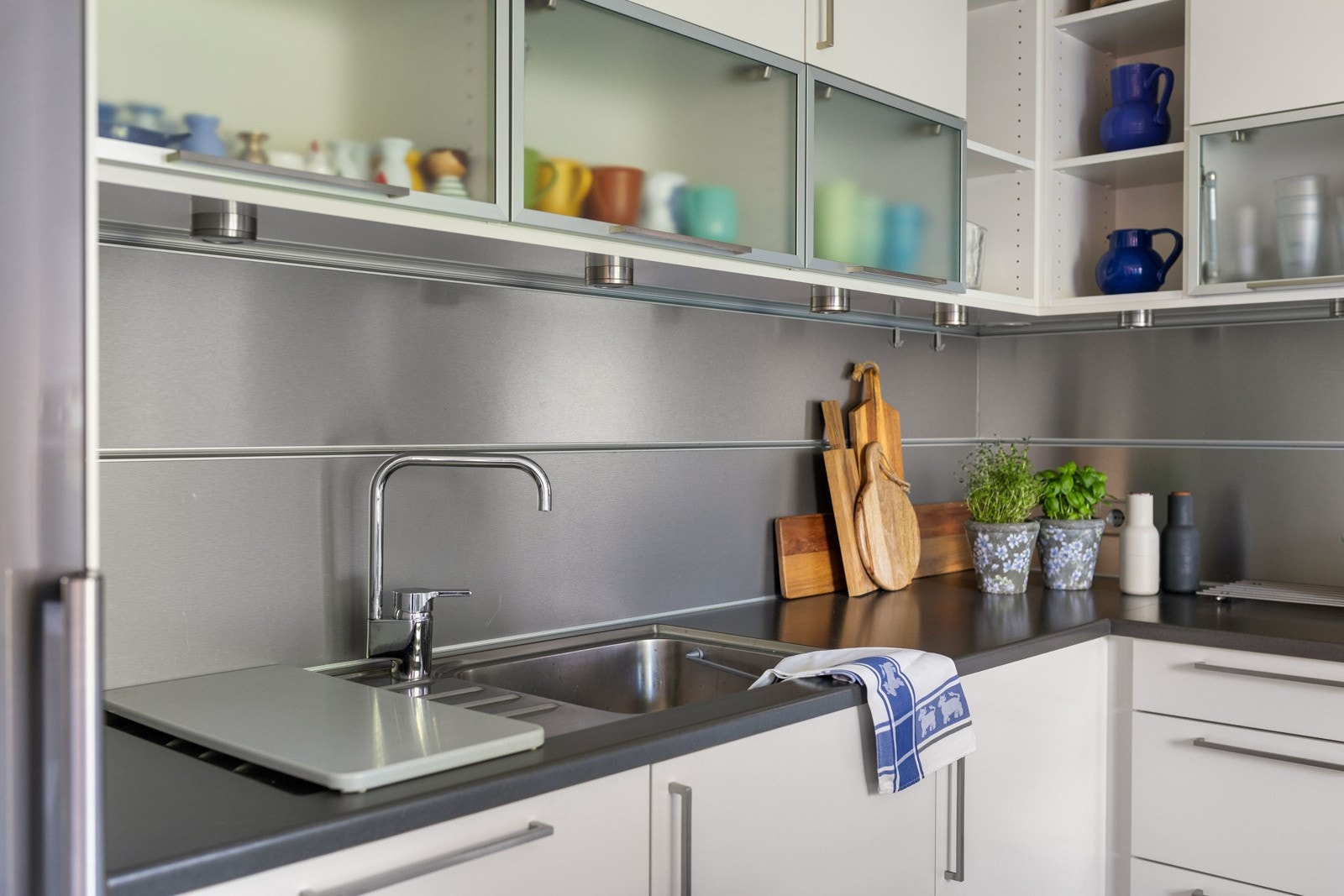 Lekkert og påkostet kjøkken med et rustikk og spennende preg! Galleribilde