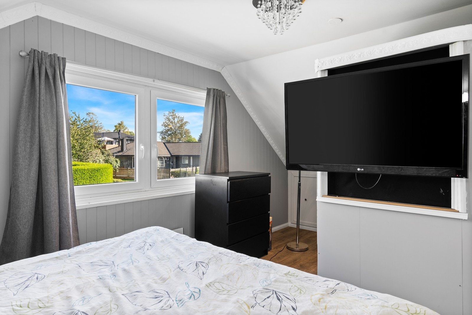 Hovedsoverom med god plass til dobbeltseng Galleribilde