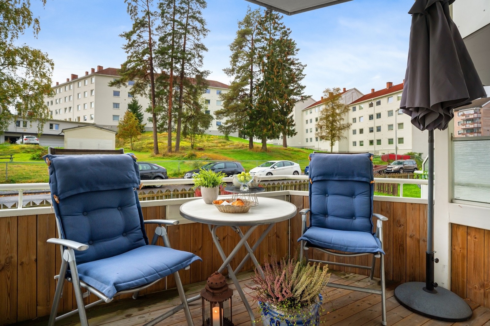 Solrik balkong mot sydvest med gode solforhold Galleribilde