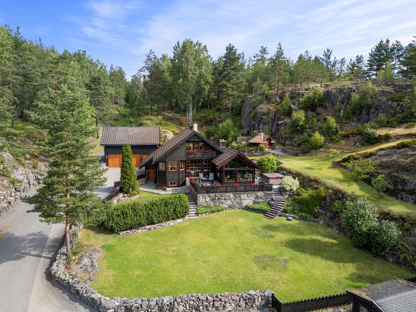 Her bor i du i din egen oase omgitt av flott natur. Galleribilde