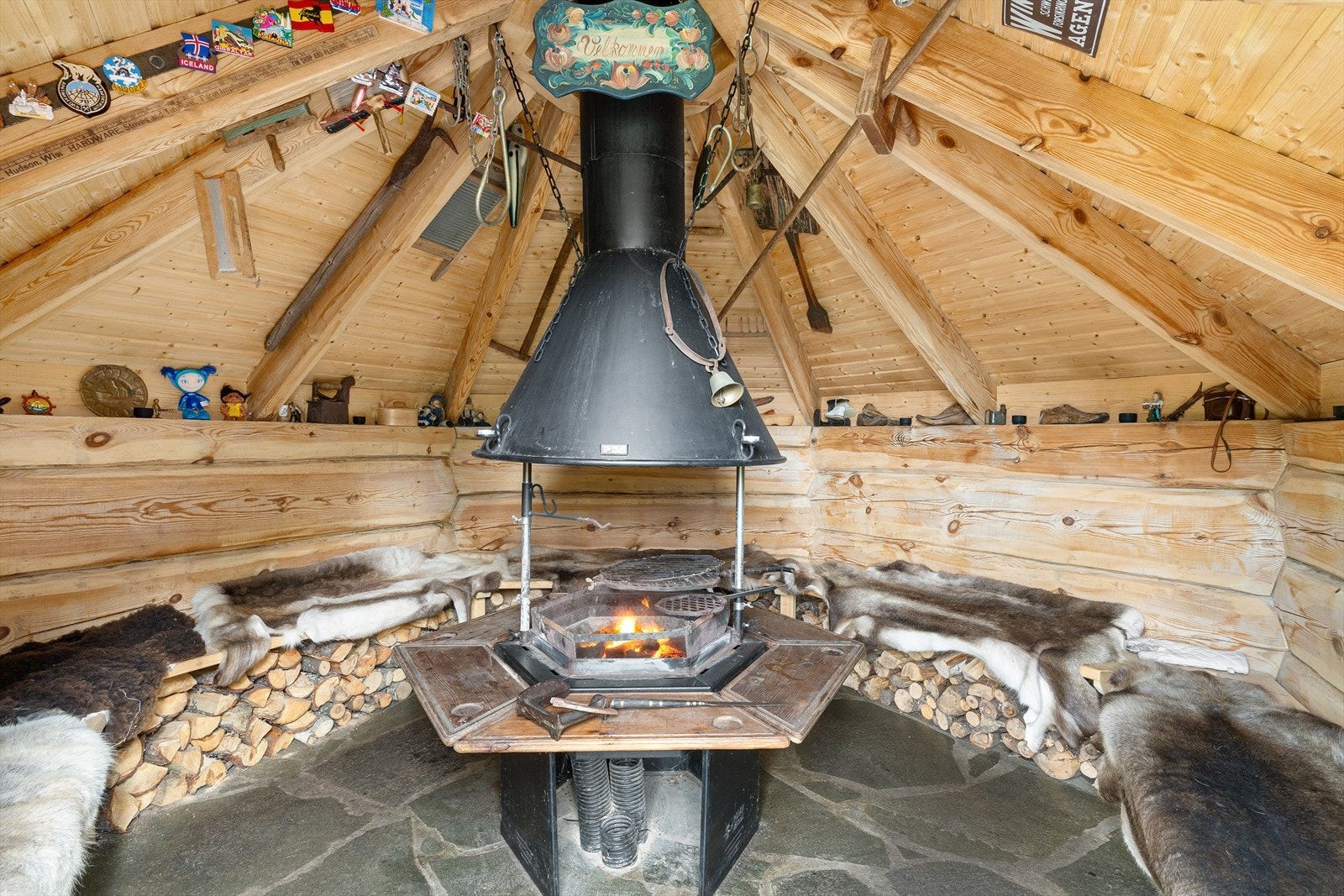 Her har du plass til mange gjester for koselige lag. Galleribilde