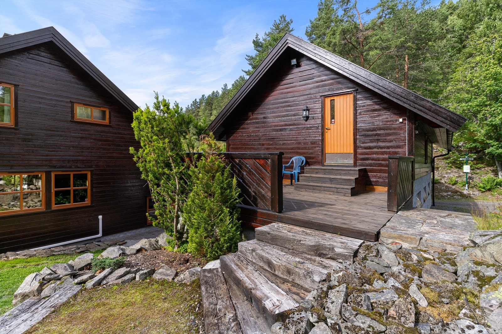 Inngangen til hybelen med egen terrasse. Galleribilde